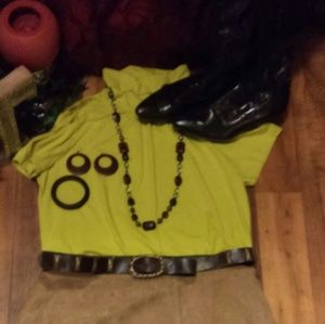 💜EUC!! SS Turtle Neck Lime Green